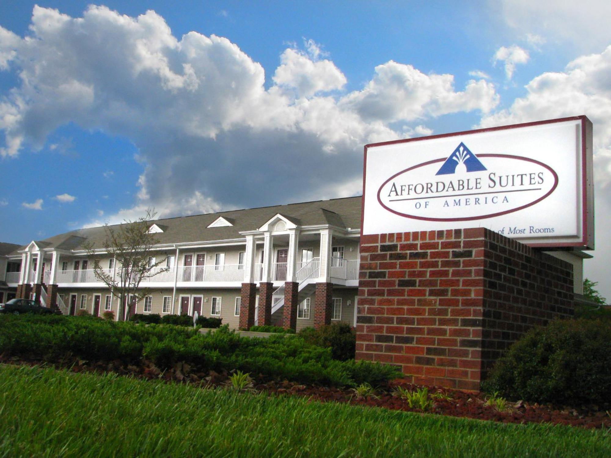 Affordable Suites Conover / Hickory Exterior photo