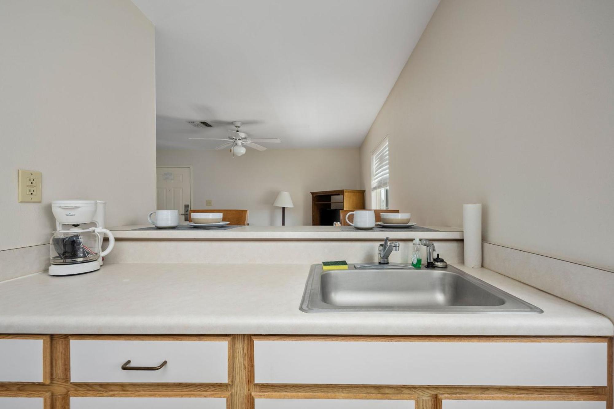Affordable Suites Conover / Hickory Exterior photo