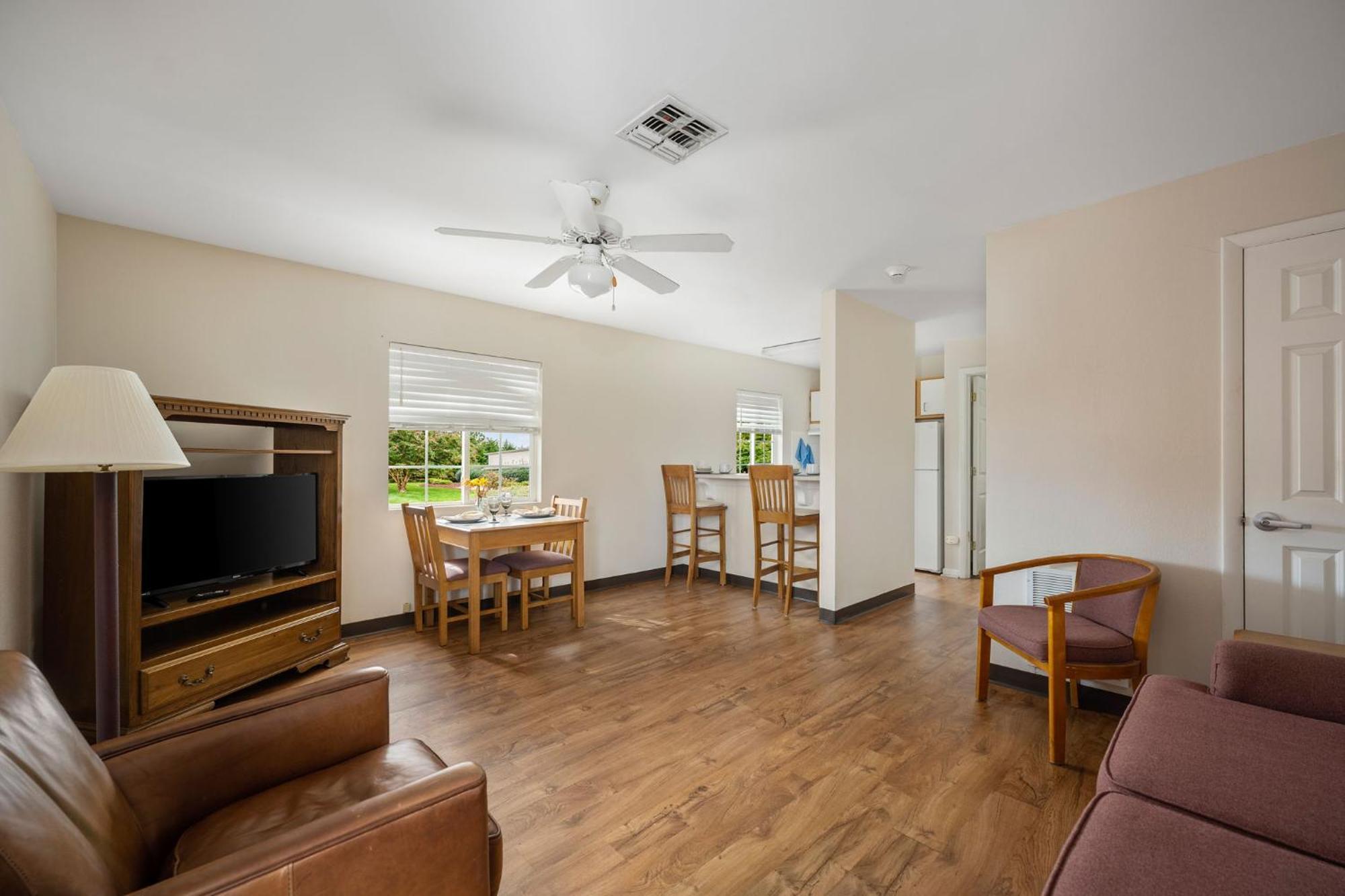 Affordable Suites Conover / Hickory Exterior photo